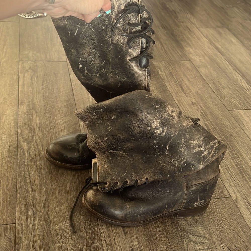 Bed Stu knee high soft leather boots with leather laces! Super boho!